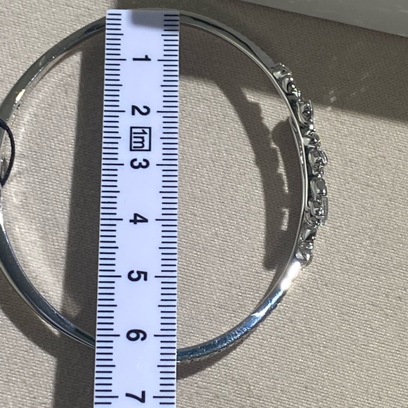 Givenchy silver dangle - Picture 9 of 10